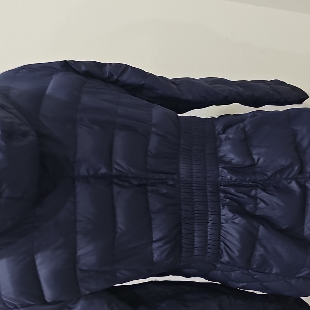 Michael Kors Navy Quilted light weight Puffer Jacket W/ Hood & Size M Packable - Picture 7 of 15